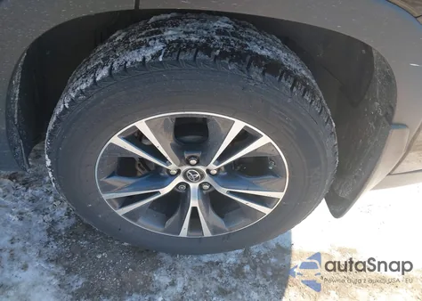 2019 Toyota Highlander Le Plus z USA, uszkodzony, nr VIN 5TDBZRFH0KS991569